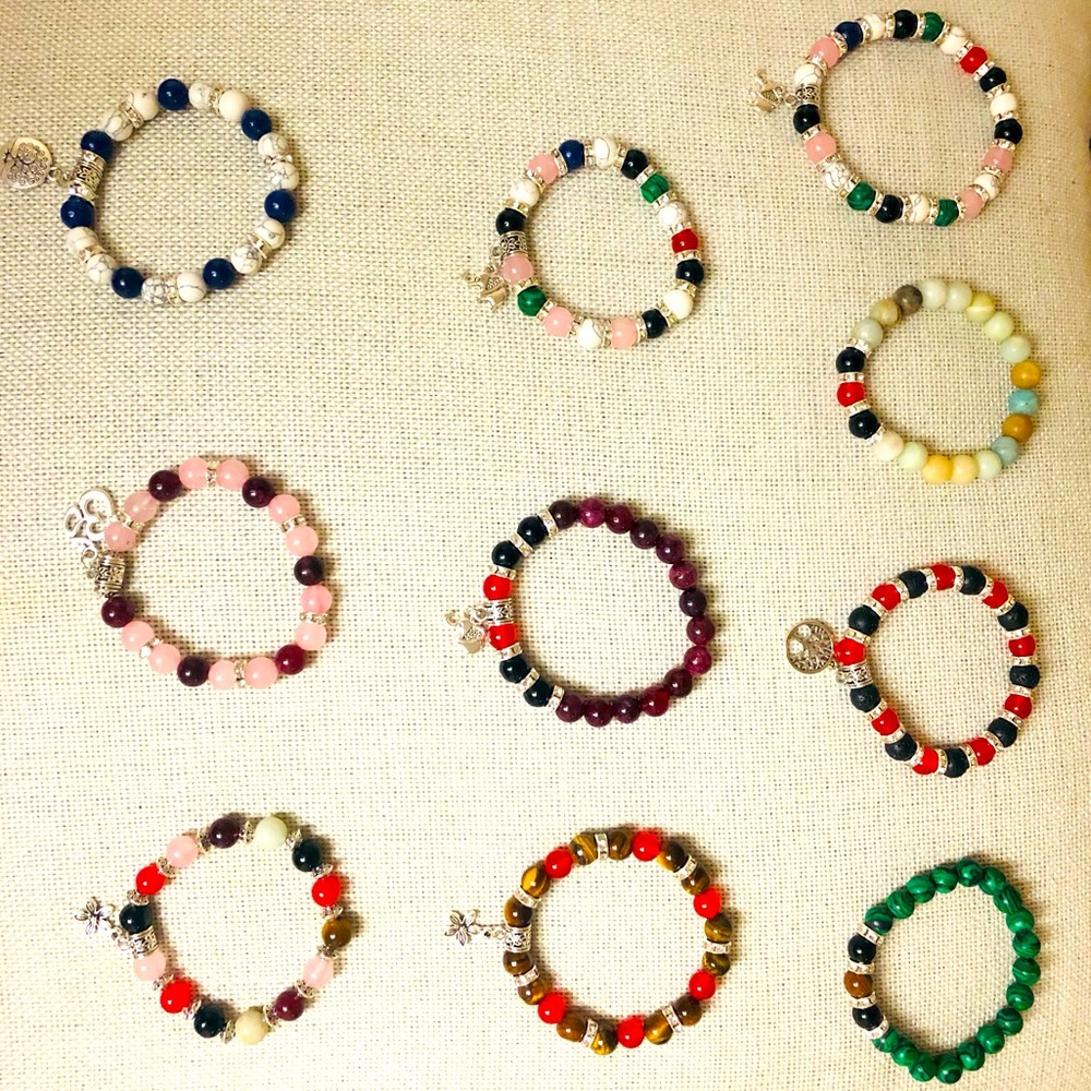 Combine with other textures and finishes for a bracelet stack that's unique